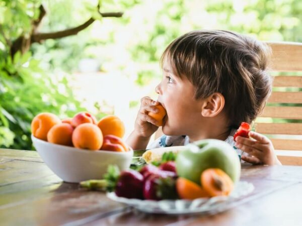 Boostez la croissance de votre enfant : Les super-aliments à privilégier !